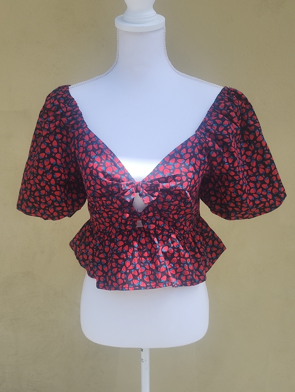 Red Tropical Tie-Front Puff Sleeve Crop Top Print The Strawberries